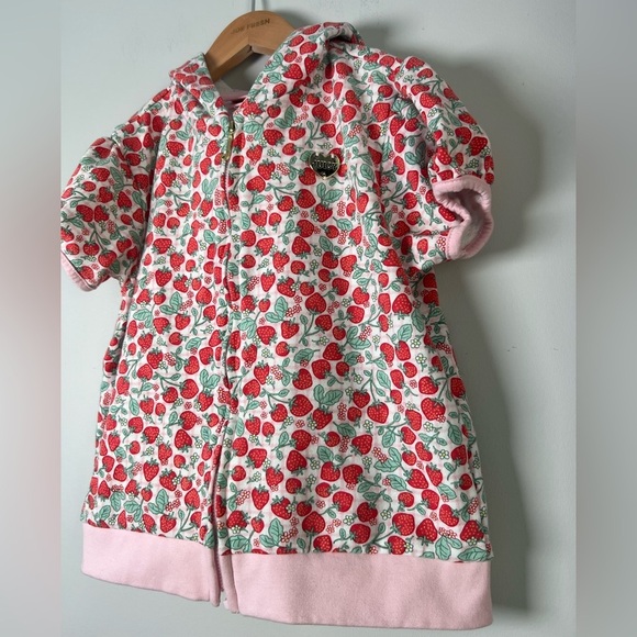 Juicy Couture Kids Pink Strawberry Print Zip-Up Short Sleeve Sweater 8/10 Girls - Picture 2 of 8